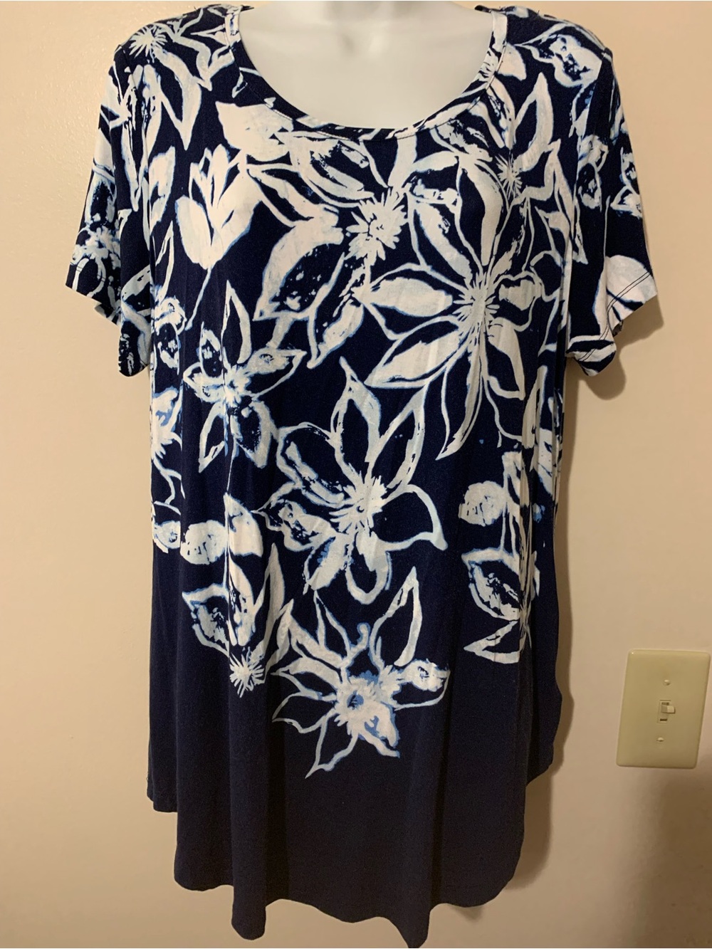 JM Collection Navy Floral Scoop Neck Short Sleeve Top with White Bloom Print
